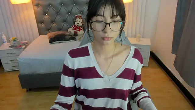 Snapshot of mia_vanucci1 chatting on 03/08/25, 04:01 mia vanucci1 online show from 03/08/25, 04:01