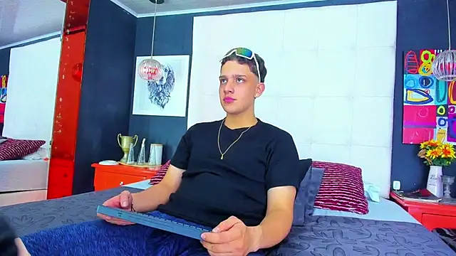 Thomas May4rs online show from 03/13/25, 04:38