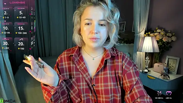 Snapshot of Nikki_Kai chatting on 10/30/25, 01:07 Nikki Kai online show from 10/30/25, 01:07