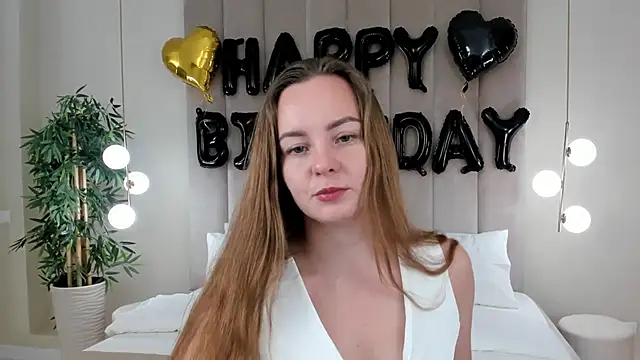 Snapshot of JaniceCollins chatting on 10/10/25, 02:43 JaniceCollins online show from 10/10/25, 02:43