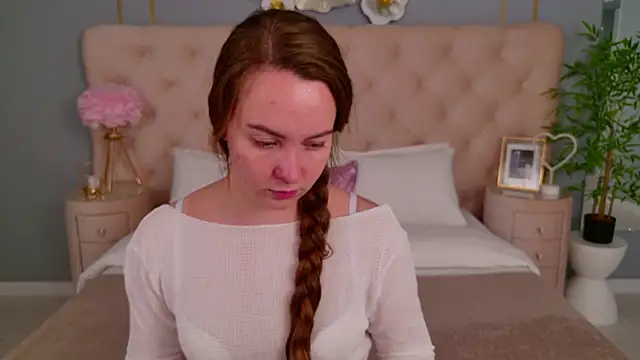 Snapshot of JaniceCollins chatting on 12/03/25, 02:19 JaniceCollins online show from 12/03/25, 02:19