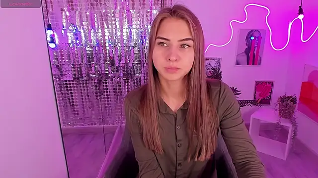 CharmBianca online show from 02/12/25, 05:26