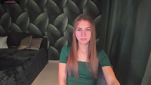 CharmBianca online show from 03/13/25, 04:45