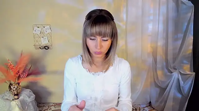 CharmBianca online show from 10/12/25, 12:37