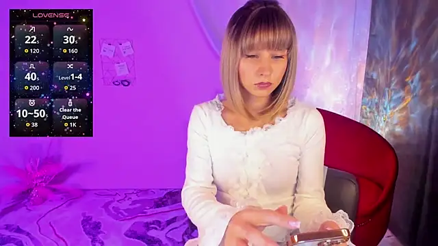 CharmBianca online show from 11/16/25, 01:17