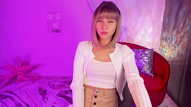 CharmBianca online show from 11/30/25, 12:09