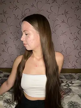 Arielle Swan online show from 10/25/25, 02:46