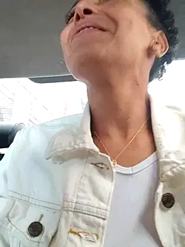 Lunasquirt1985 online show from 02/19/25, 07:48