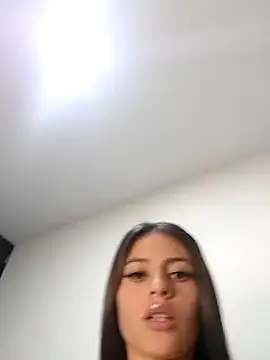 vanessacardena14 online show from 01/30/25, 07:15