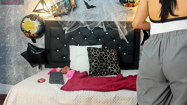 emberhodson online show from 10/29/25, 10:28