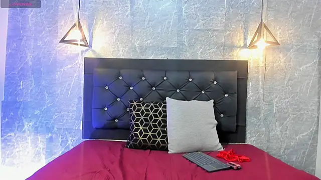 emberhodson online show from 11/11/25, 11:21