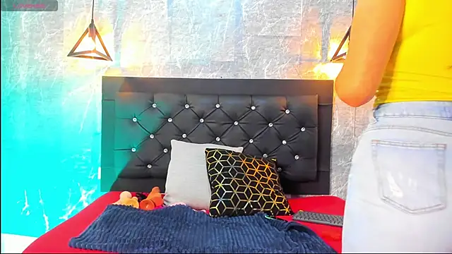 emberhodson online show from 11/24/25, 11:32