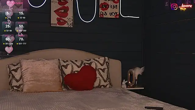 Eseensia online show from 11/22/25, 02:32