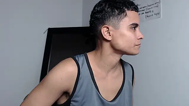 Liiamthompson online show from 02/28/25, 11:01