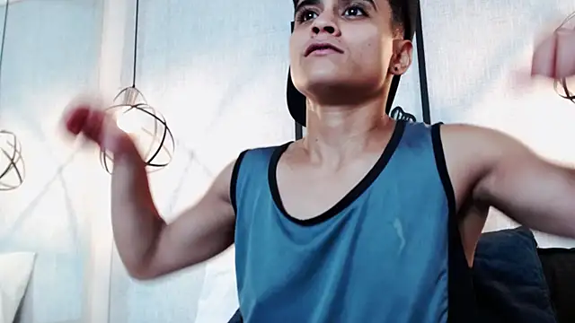 Liiamthompson online show from 03/01/25, 11:17