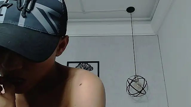 Liiamthompson online show from 03/09/25, 03:16