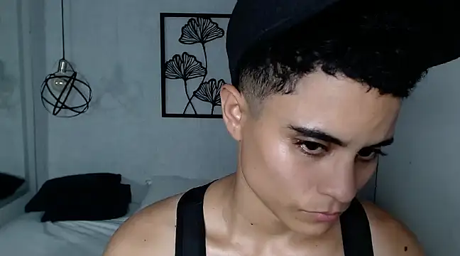 Liiamthompson online show from 03/10/25, 11:16