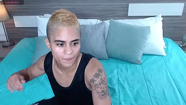 Liiamthompson online show from 01/18/26, 10:19