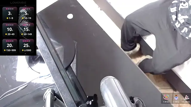 Liiamthompson online show from 04/02/26, 09:40