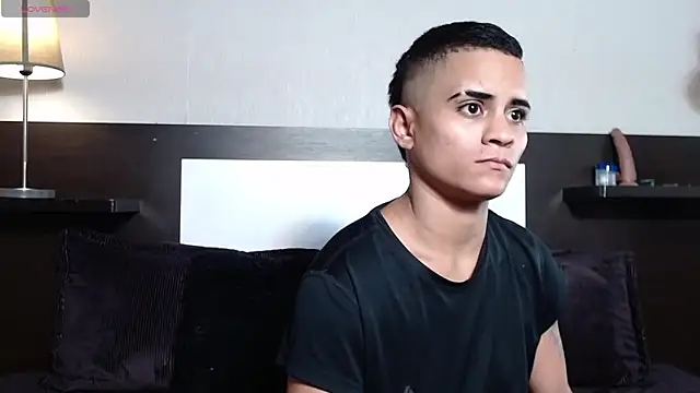 Liiamthompson online show from 04/16/26, 09:26