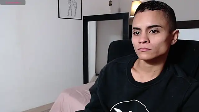 Liiamthompson online show from 04/23/26, 12:29