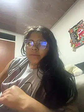 Snapshot of viccky_vick chatting on 03/07/25, 03:29 viccky vick online show from 03/07/25, 03:29
