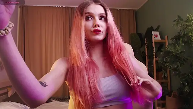 Gretchen Mol online show from 01/13/26, 07:35