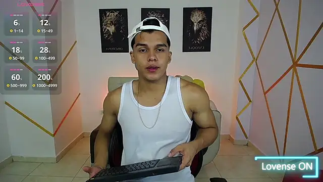 Snapshot of Dwayne_Brown chatting on 02/14/25, 01:40 Dwayne Brown online show from 02/14/25, 01:40