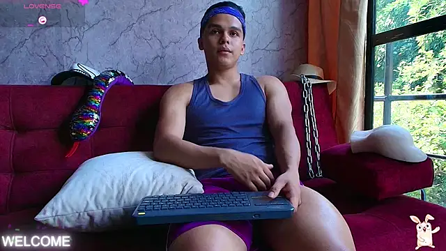 Snapshot of Dwayne_Brown chatting on 11/01/25, 02:08 Dwayne Brown online show from 11/01/25, 02:08