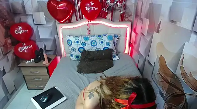 Snapshot of nicolee_millerr chatting on 02/14/25, 04:31 nicolee millerr online show from 02/14/25, 04:31