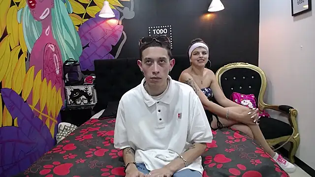 Snapshot of SimonAndJocelyn chatting on 02/17/25, 07:42 SimonAndJocelyn online show from 02/17/25, 07:42