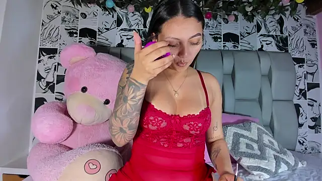 Snapshot of LucyRosse chatting on 06/02/26, 11:12 LucyRosse online show from 06/02/26, 11:12