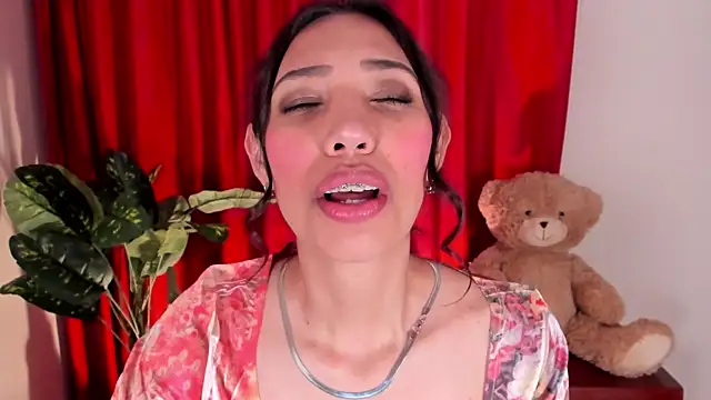 Miss veronicaa2 online show from 10/27/25, 01:26