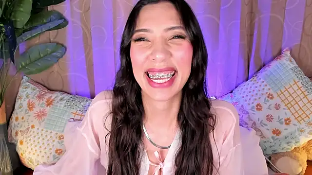 Snapshot of Miss_veronicaa2 chatting on 06/02/26, 01:13 Miss veronicaa2 online show from 06/02/26, 01:13