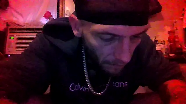 Snapshot of cruz815 chatting on 09/19/25, 10:54 cruz815 online show from 09/19/25, 10:54