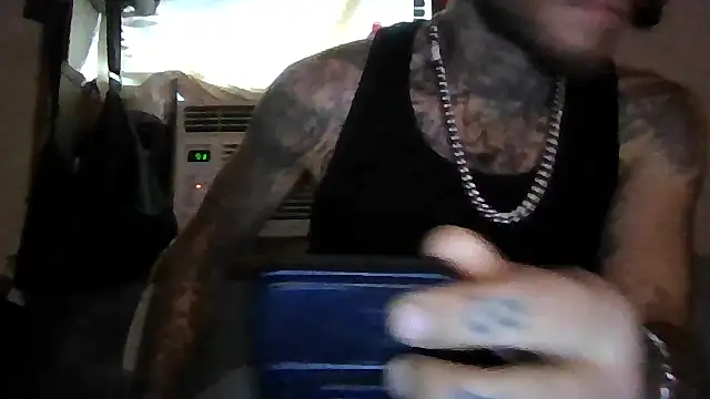 Snapshot of cruz815 chatting on 09/21/25, 06:53 cruz815 online show from 09/21/25, 06:53