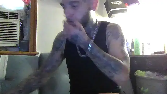 Snapshot of cruz815 chatting on 09/26/25, 04:33 cruz815 online show from 09/26/25, 04:33