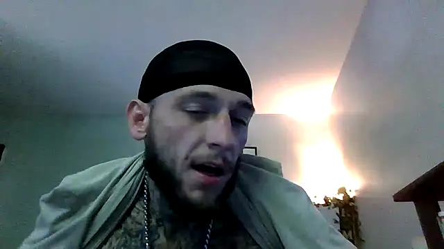 Snapshot of cruz815 chatting on 10/16/25, 06:53 cruz815 online show from 10/16/25, 06:53