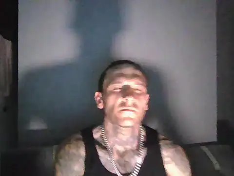 Snapshot of cruz815 chatting on 11/19/25, 07:03 cruz815 online show from 11/19/25, 07:03