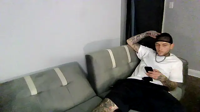 Snapshot of cruz815 chatting on 11/26/25, 11:50 cruz815 online show from 11/26/25, 11:50