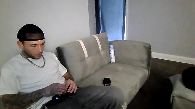 Snapshot of cruz815 chatting on 11/28/25, 07:05 cruz815 online show from 11/28/25, 07:05