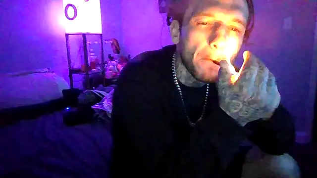 Snapshot of cruz815 chatting on 12/01/25, 10:26 cruz815 online show from 12/01/25, 10:26