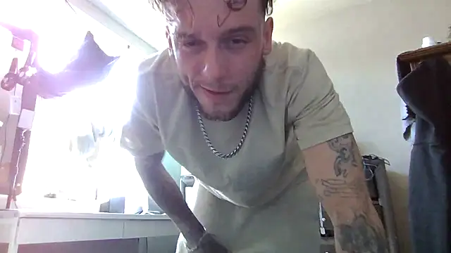 cruz815 online show from 04/15/26, 02:24