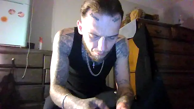 cruz815 online show from 04/21/26, 01:42