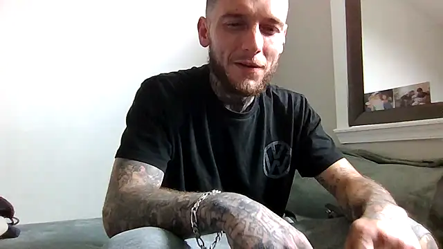 cruz815 online show from 04/22/26, 04:41