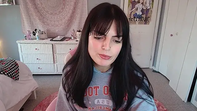 Snapshot of princesselysia chatting on 11/05/25, 04:29 princesselysia online show from 11/05/25, 04:29