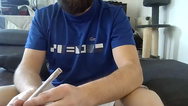 Snapshot of Zer_oki chatting on 02/14/25, 11:42 Zer oki online show from 02/14/25, 11:42