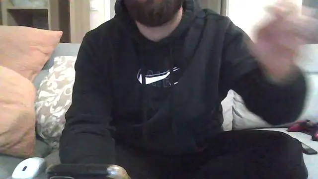 Snapshot of Zer_oki chatting on 02/12/26, 10:05 Zer oki online show from 02/12/26, 10:05