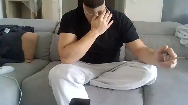 Snapshot of Zer_oki chatting on 03/25/26, 12:33 Zer oki online show from 03/25/26, 12:33