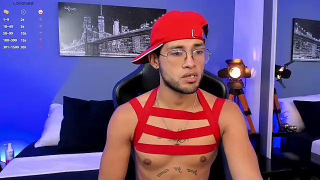 Max Conor1 online show from 05/05/26, 05:26
